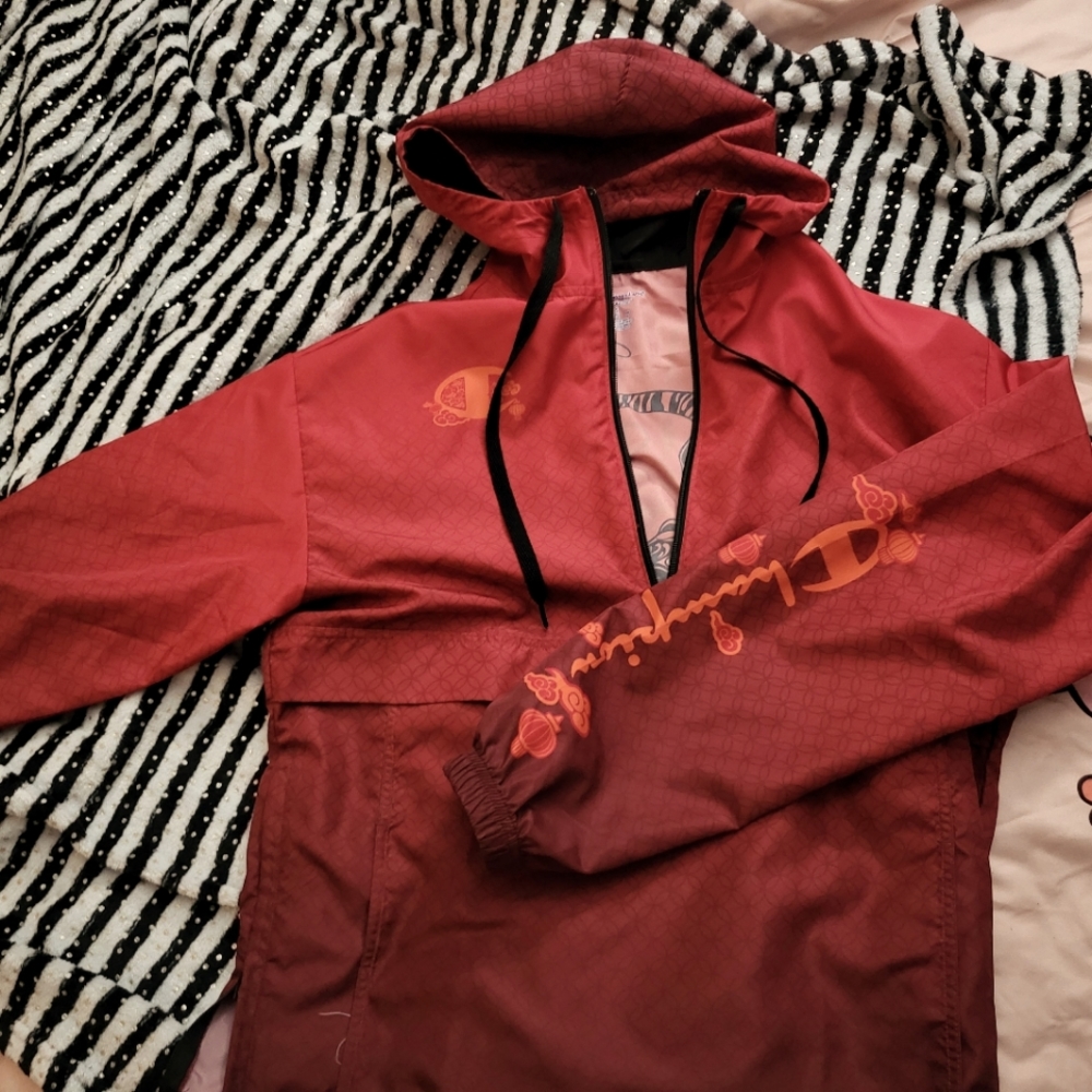 SOLD!! Too big, ended up buying a smaller size